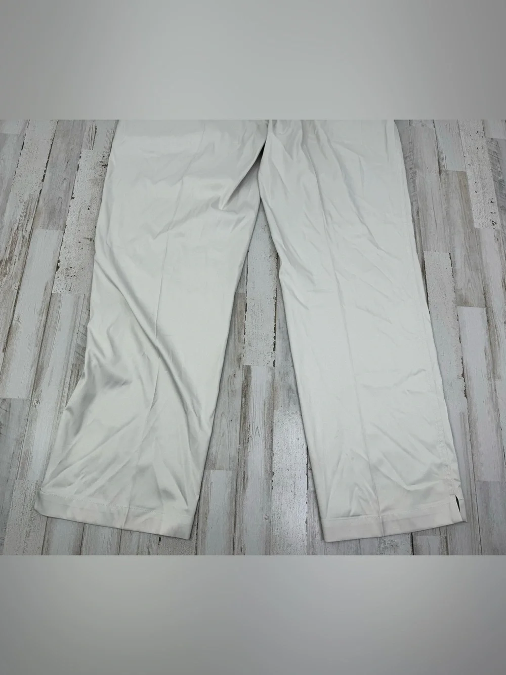 Nike Golf Mens 40x32 Khaki Chino Pants Beige Straight Leg Pleated